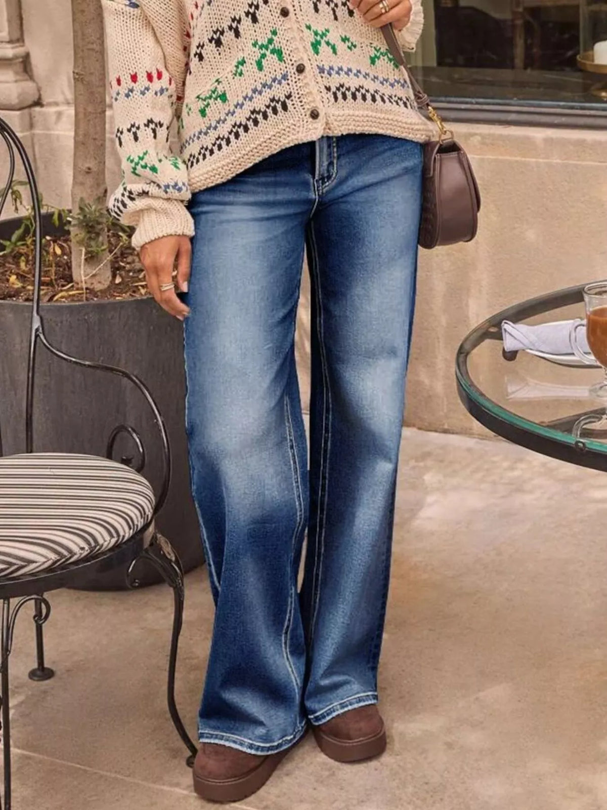 Blekt tvättade vida jeans med knappstängning – bild 11