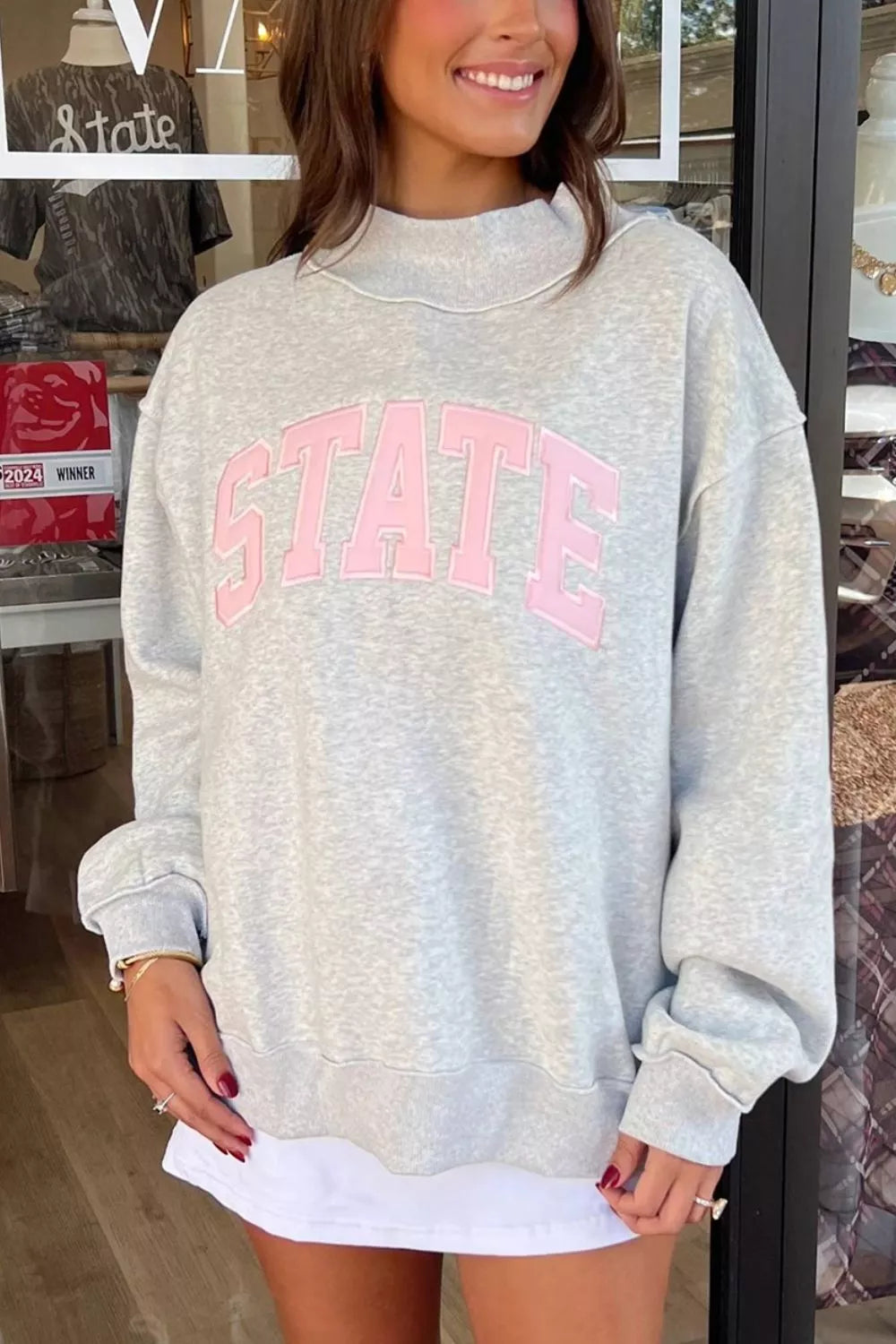 Ledigt sittande oversize sweatshirt med hög halsringning