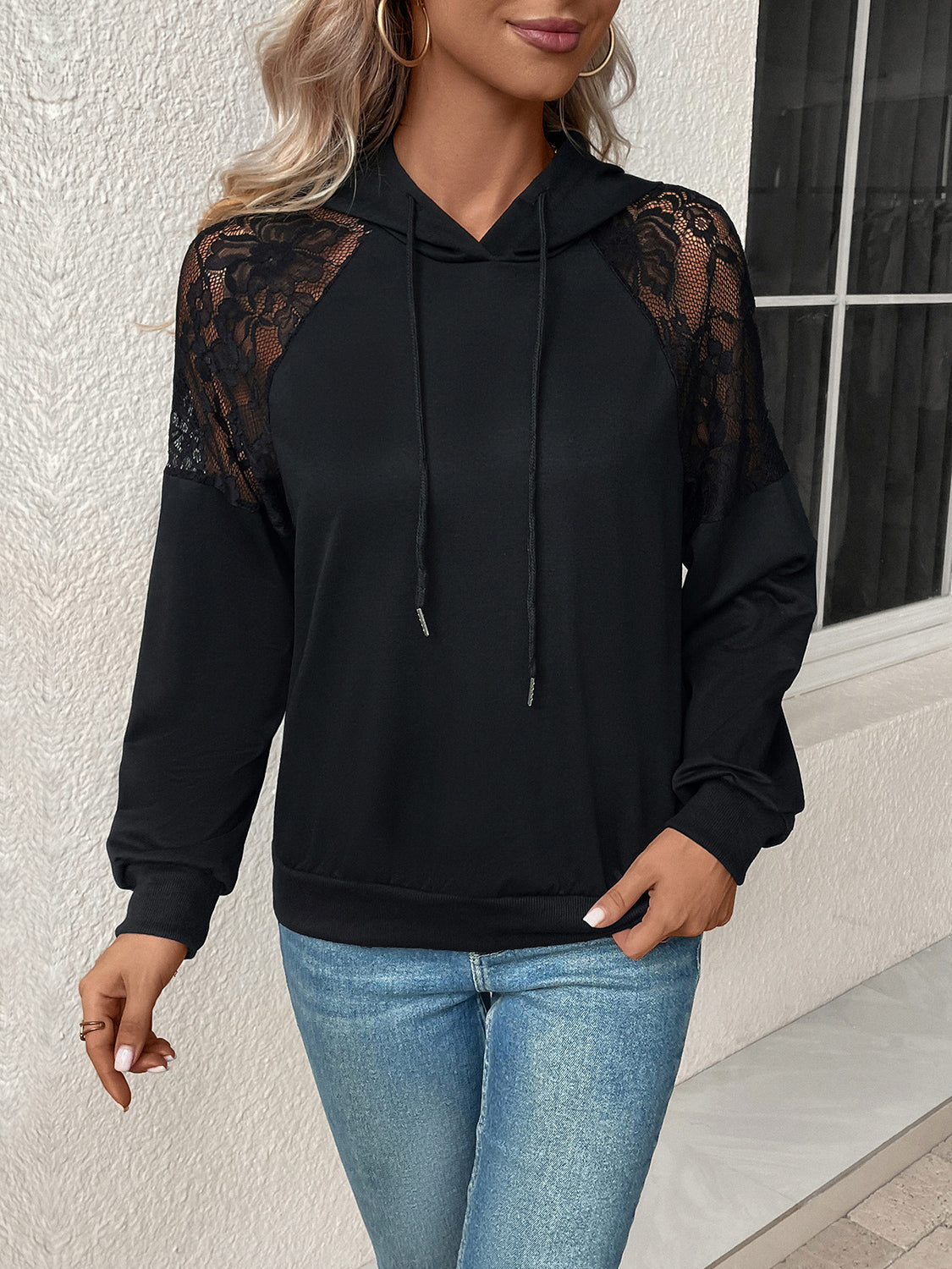 Långärmad hoodie med dragsko – bild 4
