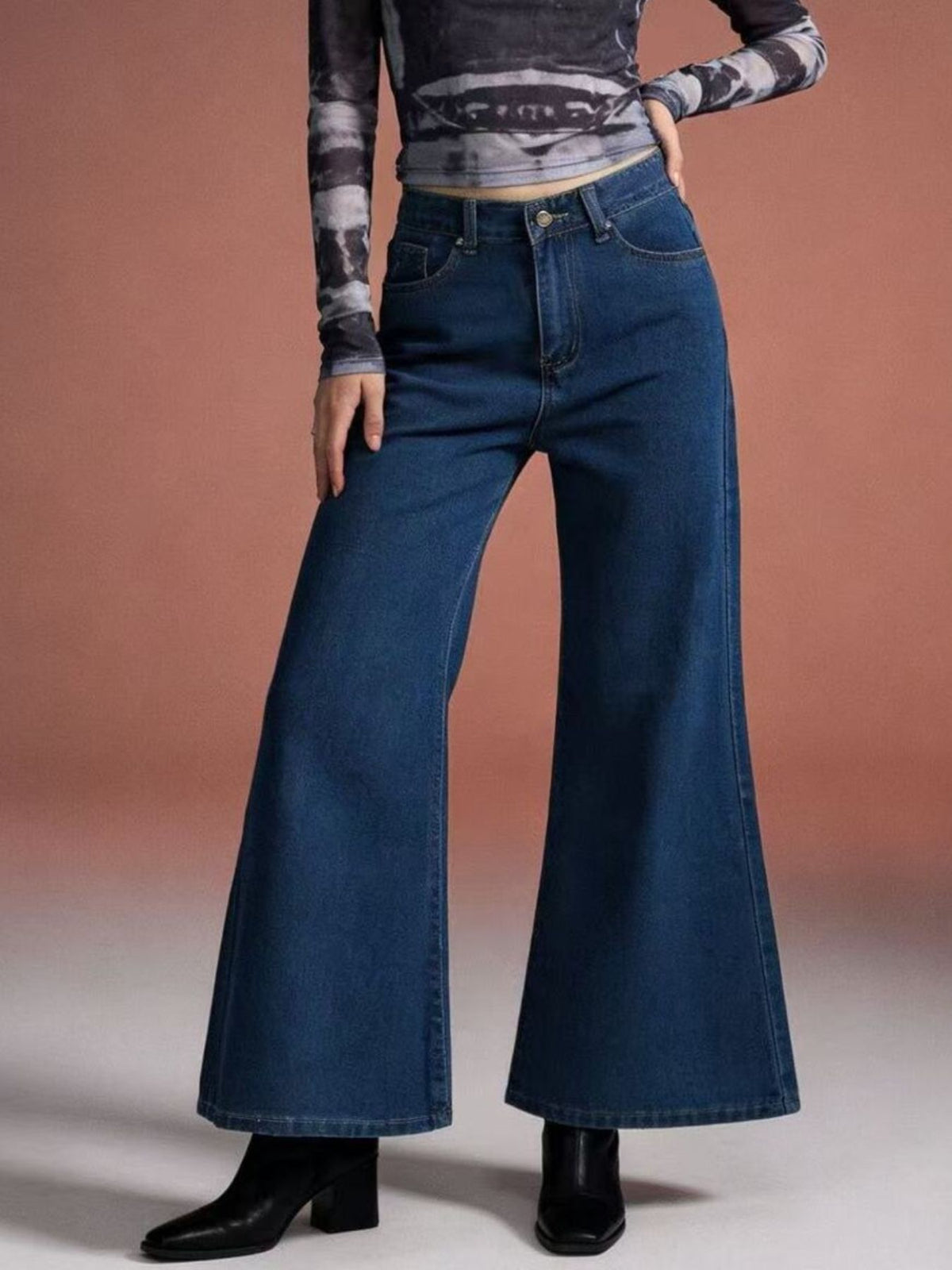 Utsvängda jeans med extra vid utsvängning – bild 3