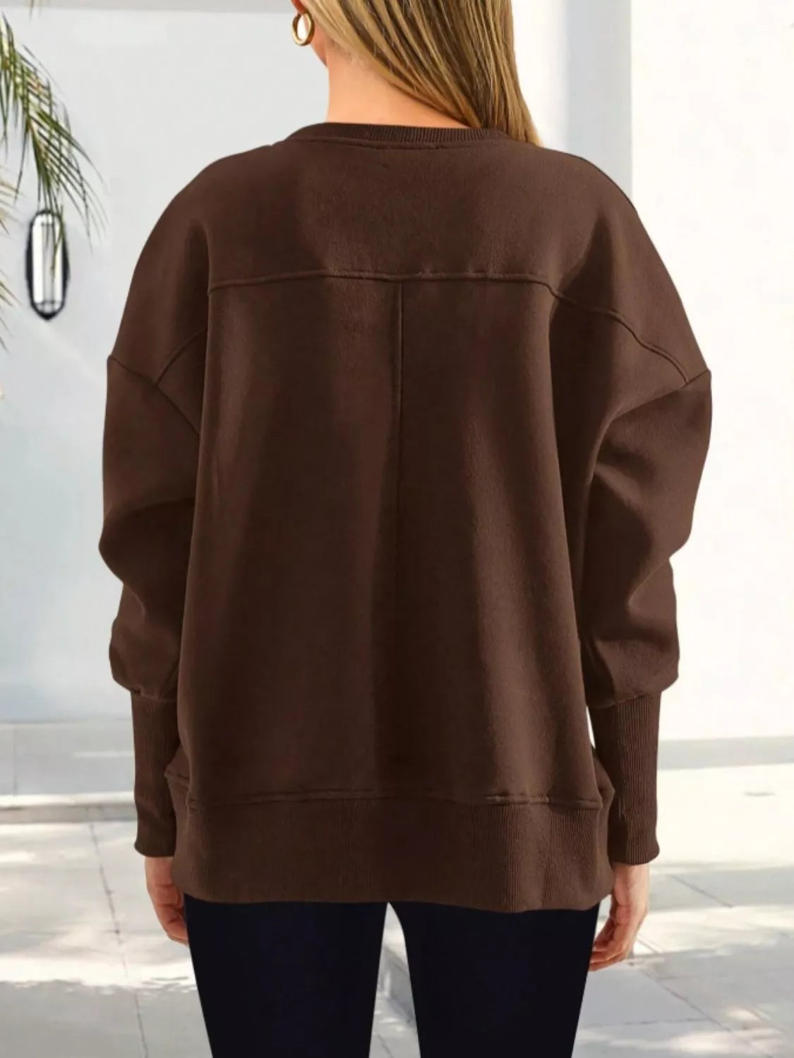 Ledigt sittande sweatshirt med slits – bild 13