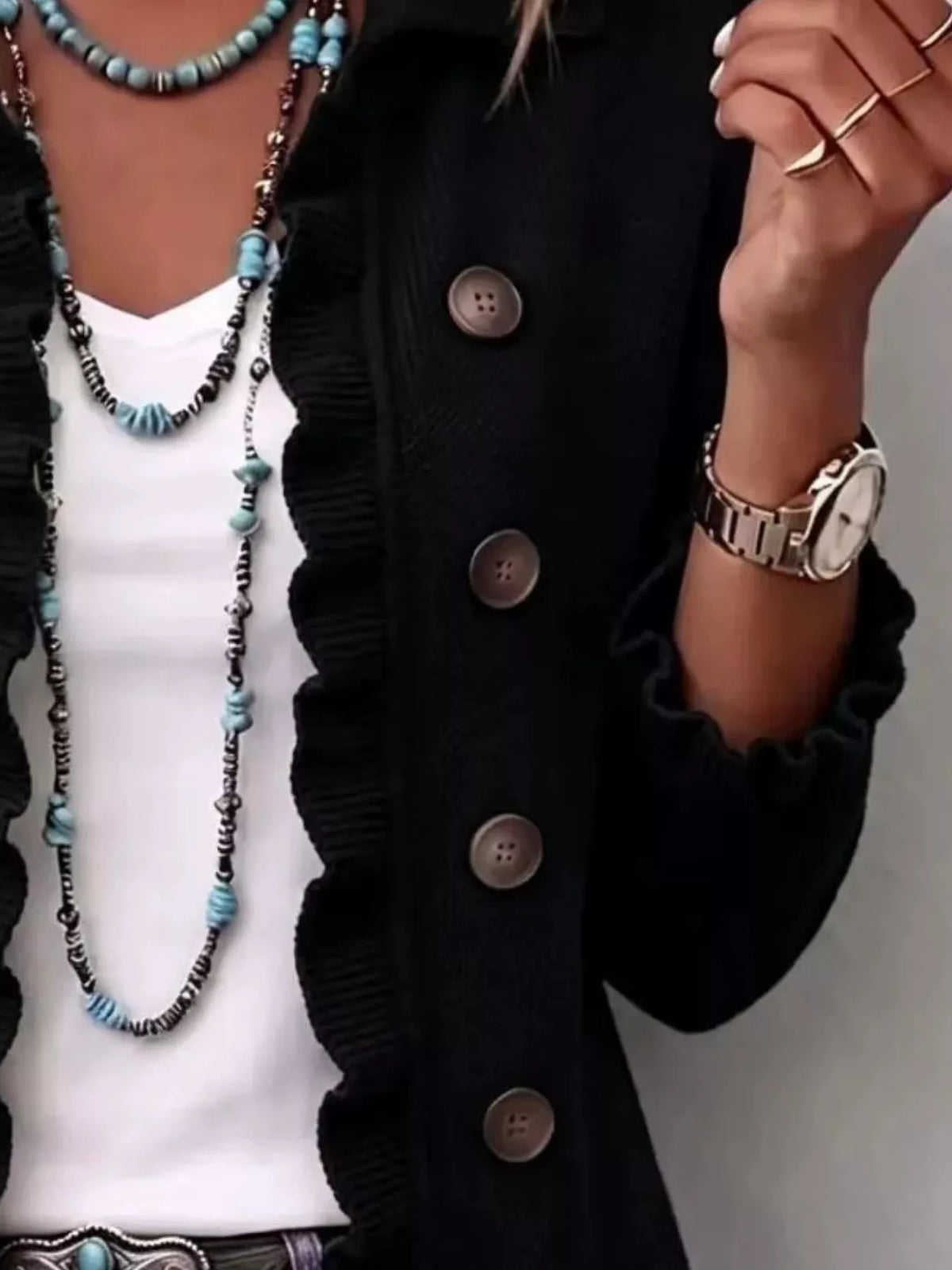 Ribbad cardigan med knappstängning och volang – bild 6