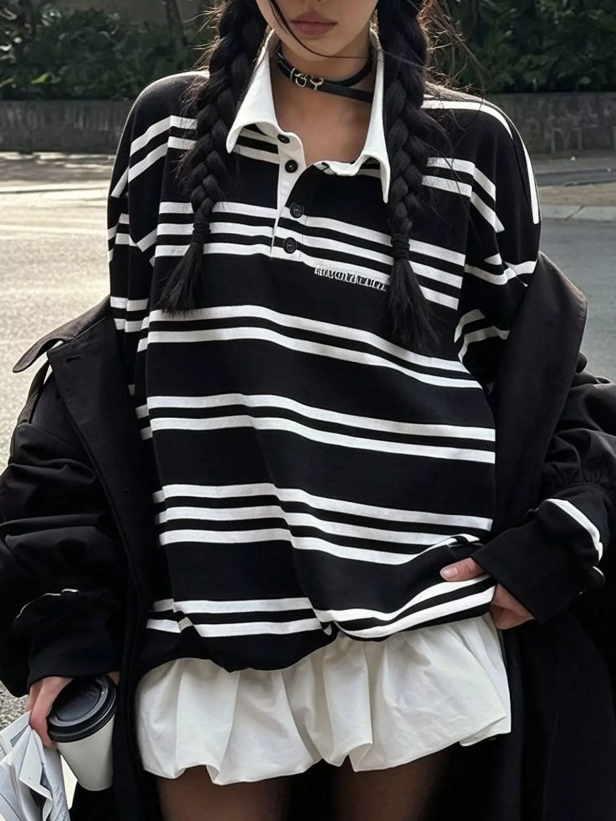 Randig oversize topp med kontrastkrage