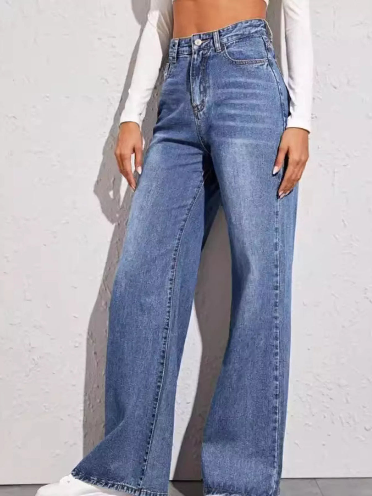 Mellanblå jeans med hög midja – bild 2