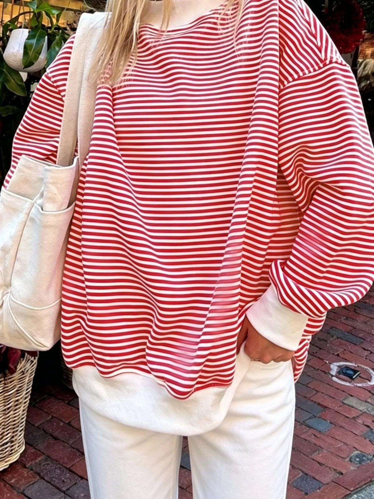 Randig oversize sweatshirt med rund halsringning – bild 10