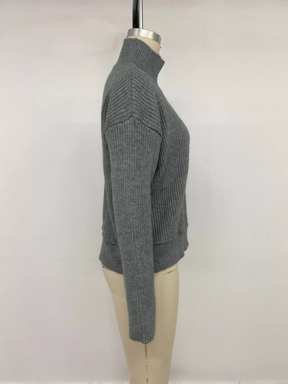 Cardigan med hög krage och knappstängning – bild 13
