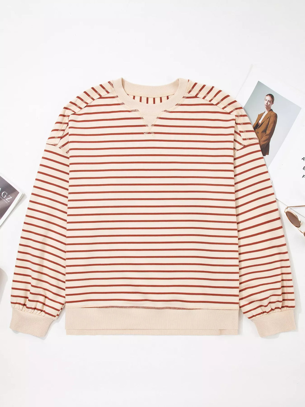 Randig sweatshirt med rund halsringning – bild 4