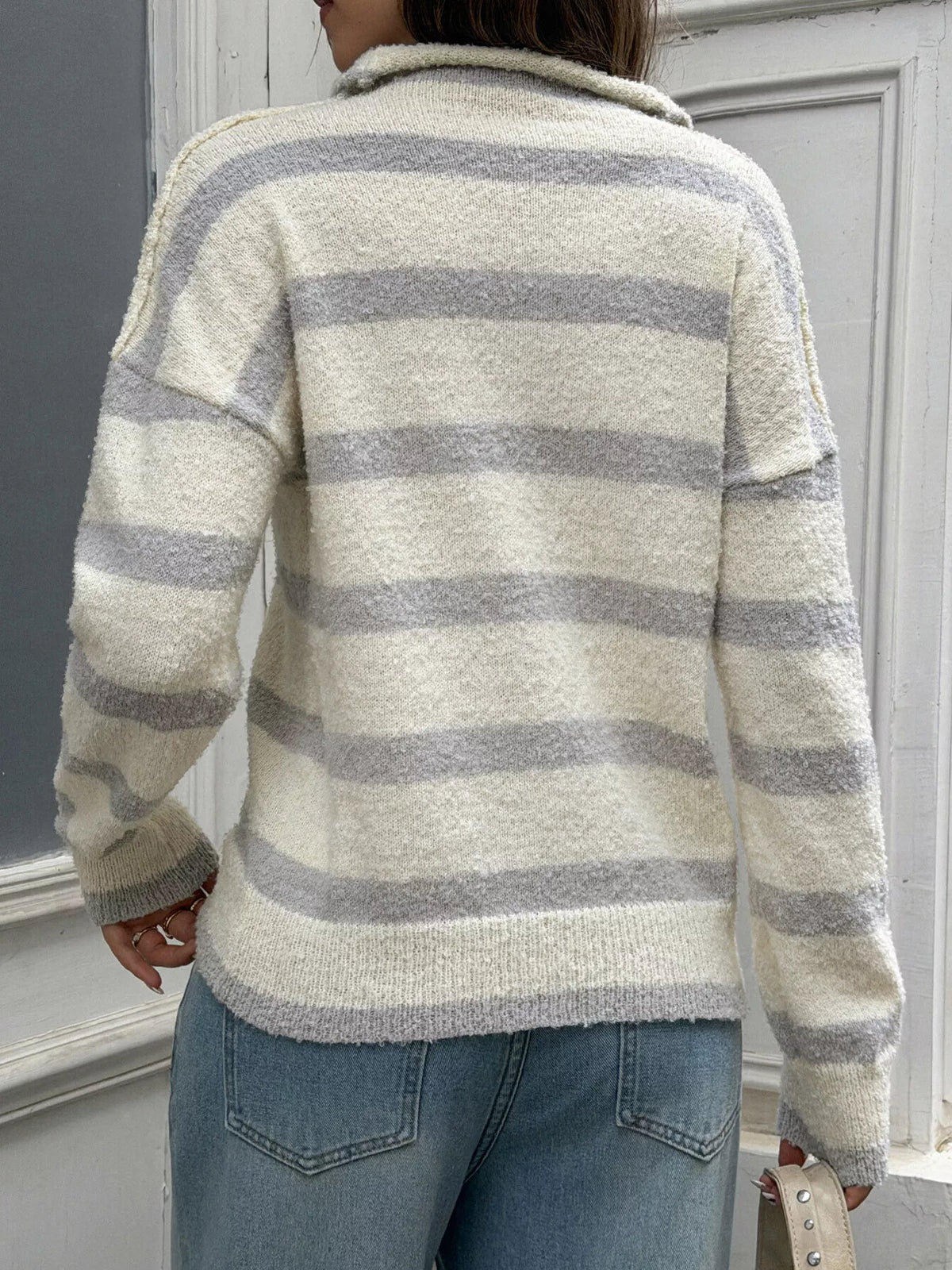 Randig strukturerad cardigan med hög halsringning – bild 5