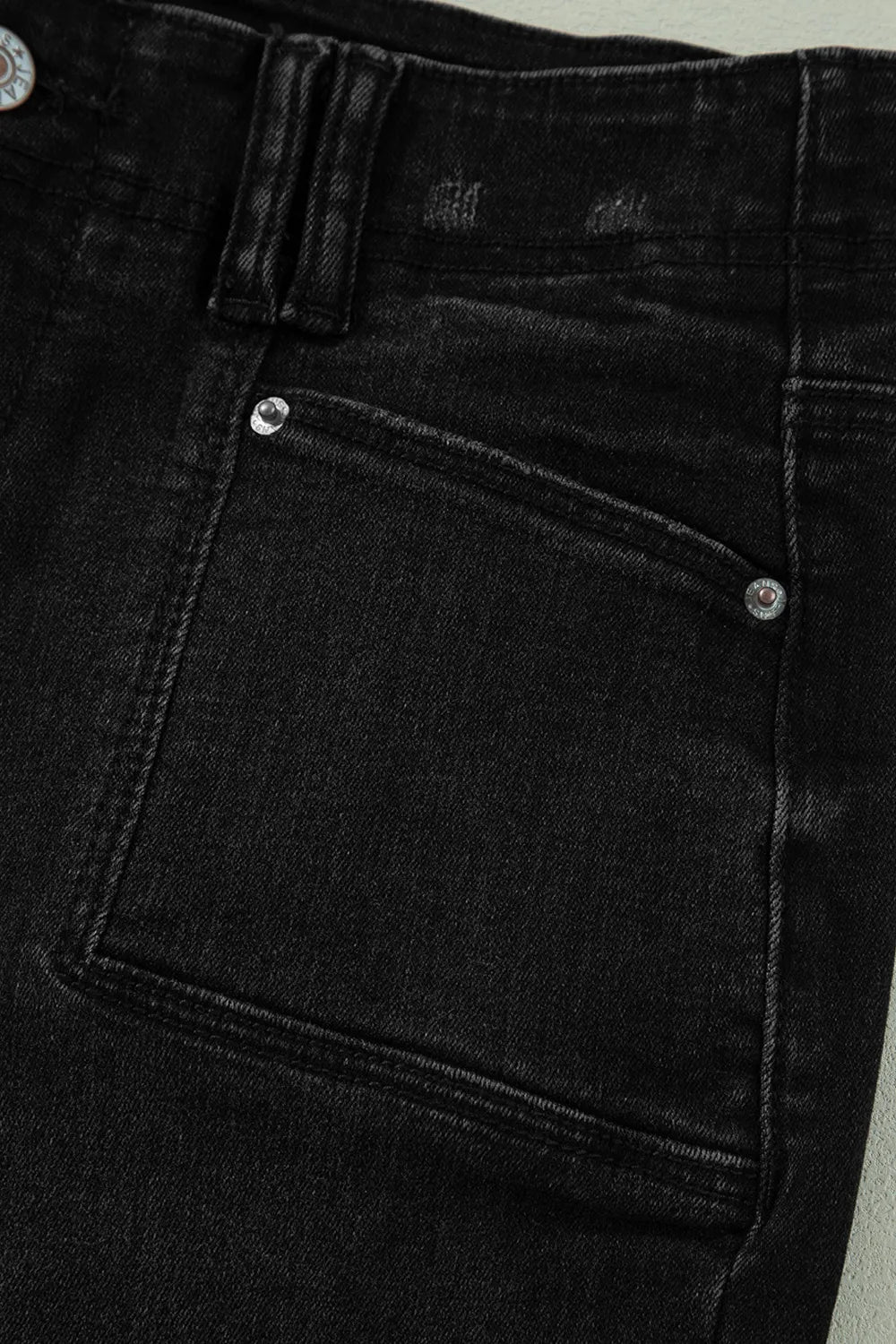 Vida jeans med hög midja och fickor – bild 29