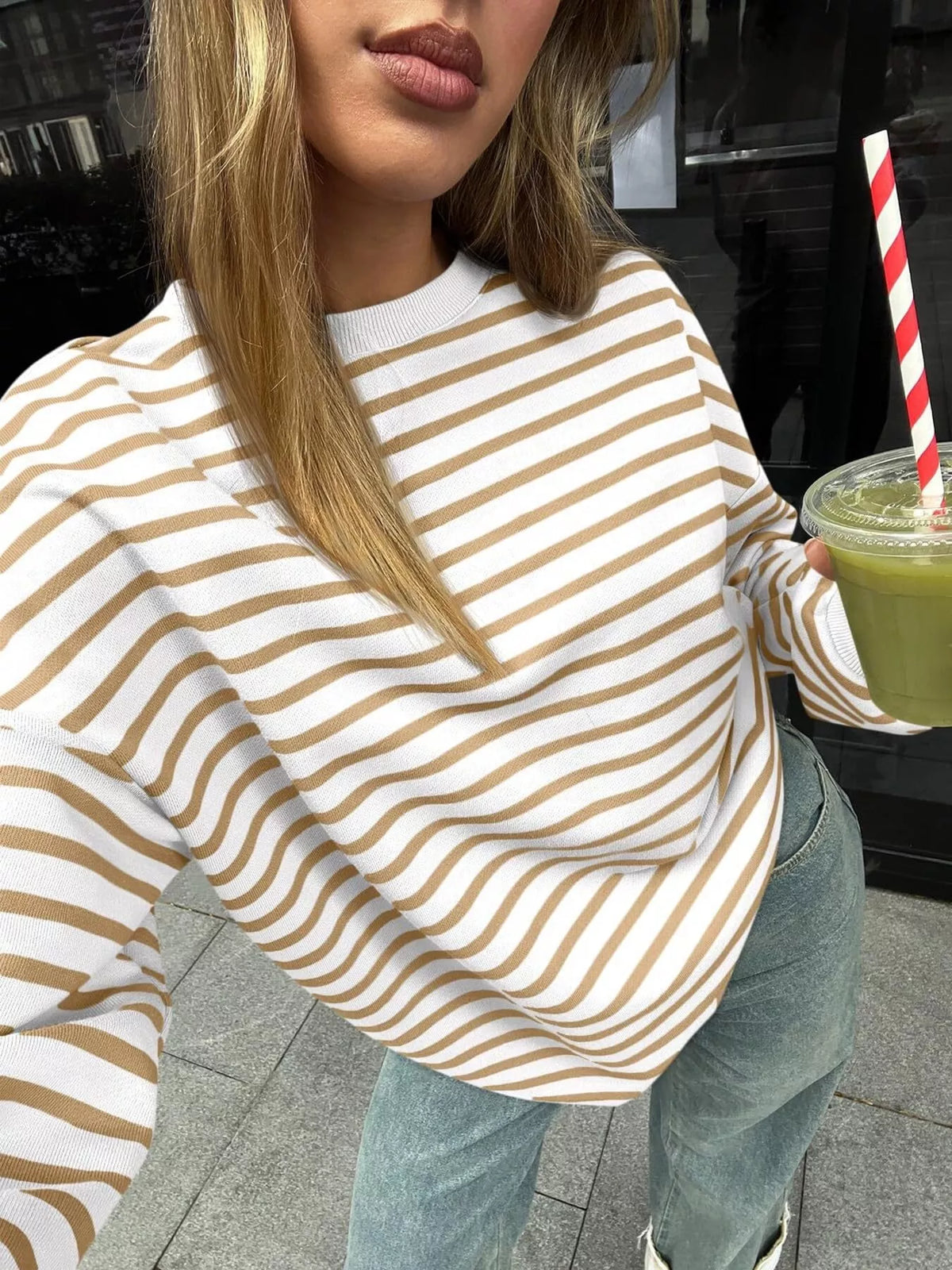 Randig oversize sweatshirt med rund halsringning i viskos – bild 24