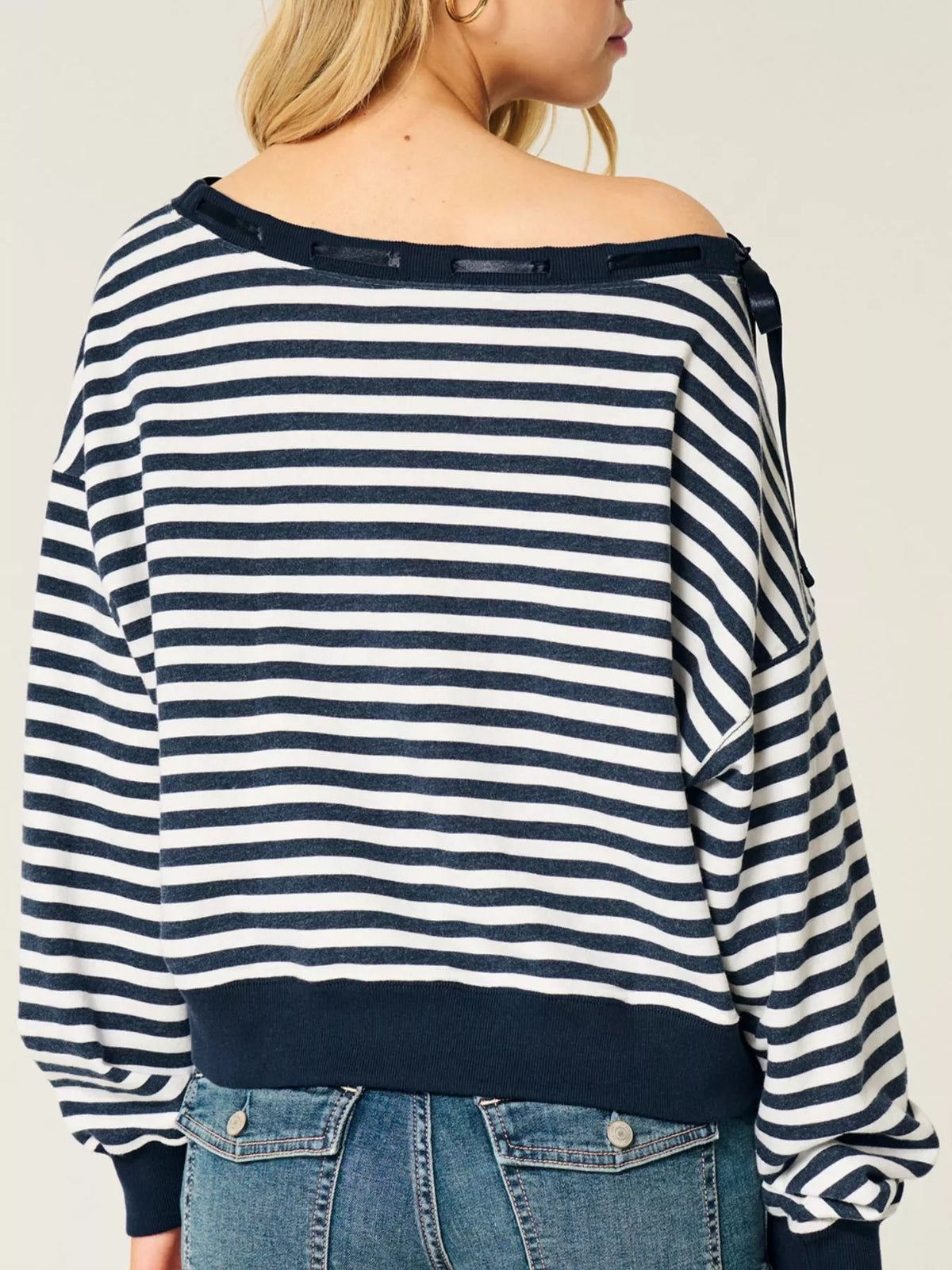 Randig ribbad sweatshirt med knytdetalj – bild 3
