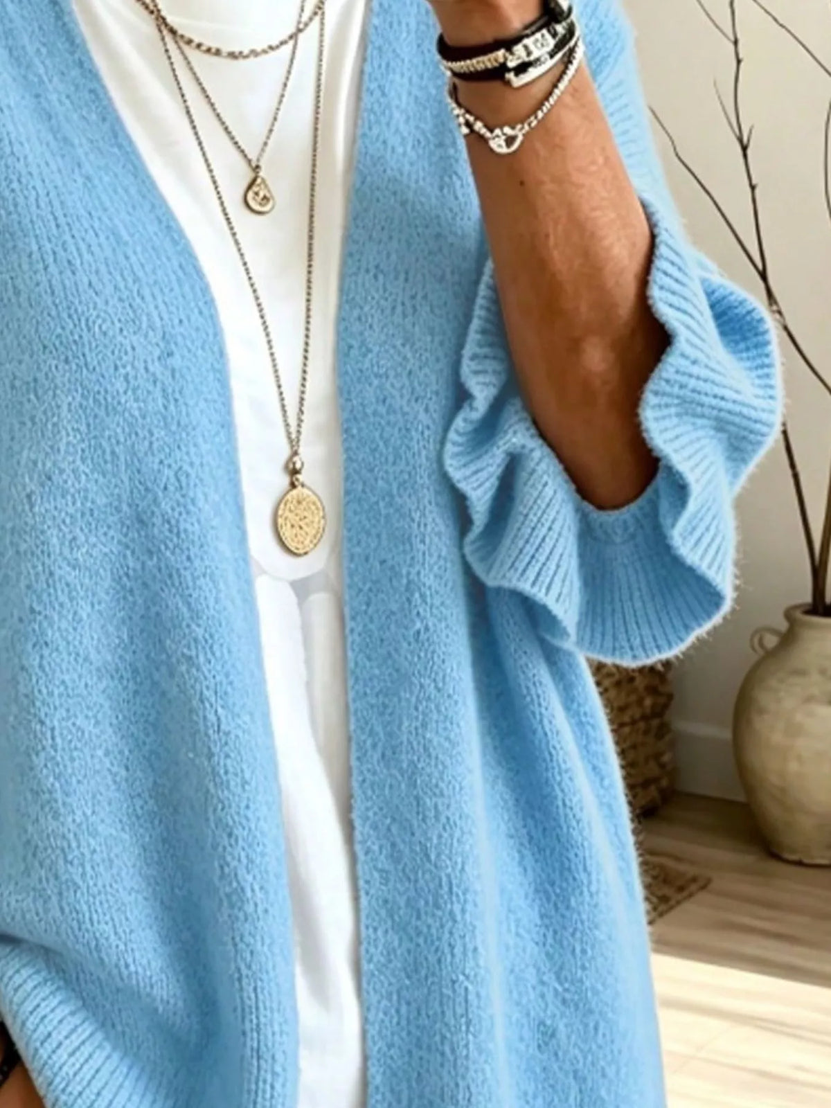 Ribbad cardigan med öppen modell och volang – bild 7