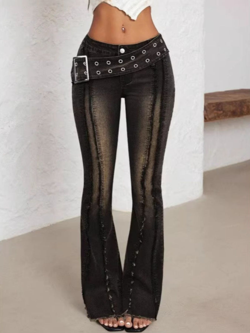 Utsvängda jeans med hög midja och skärp i polyester