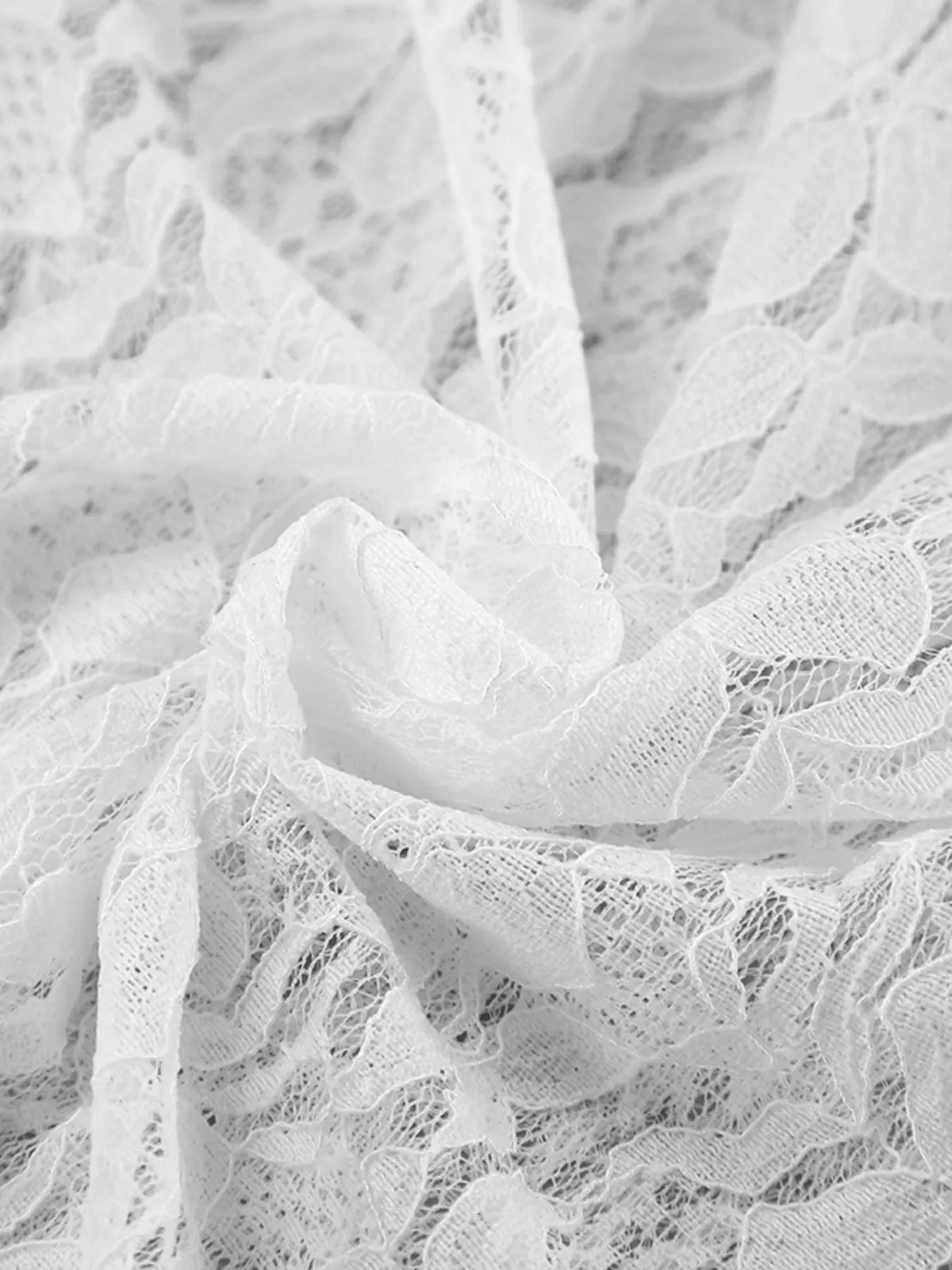 V-ringad blus i spets – bild 19
