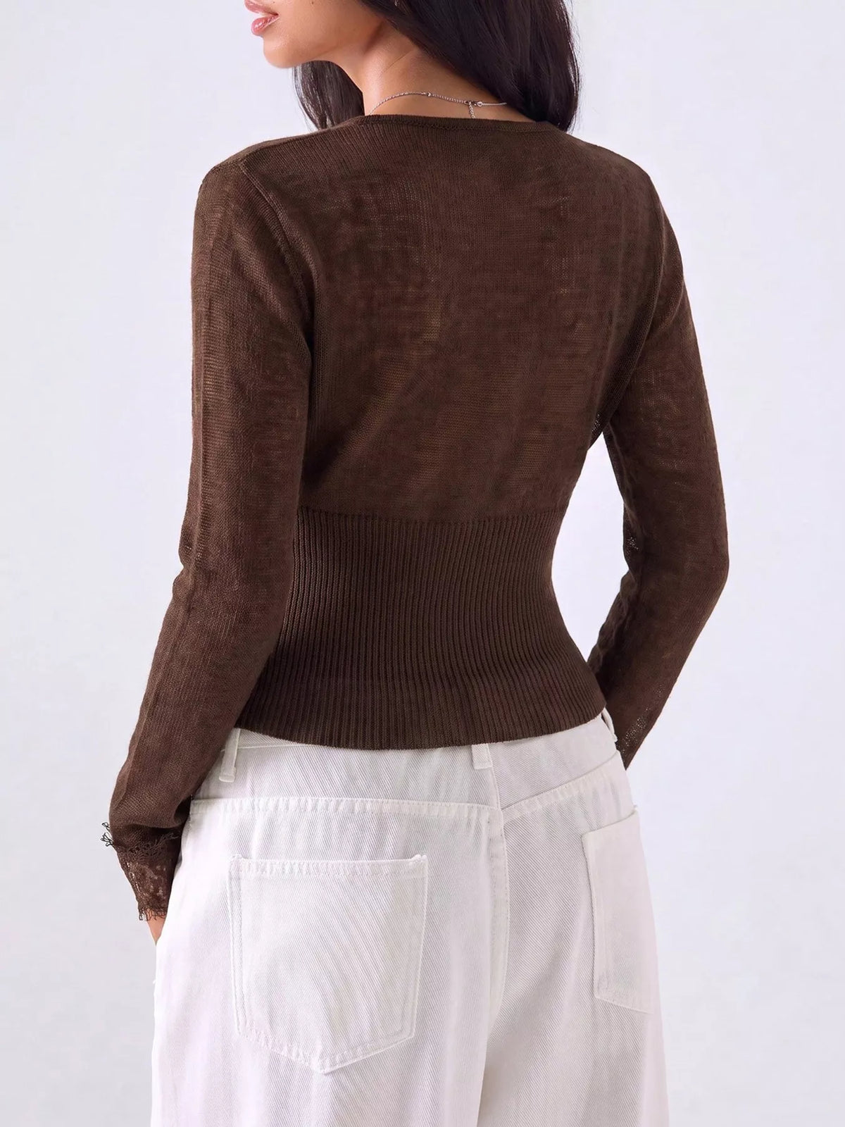 Ribbad v-ringad cardigan med knappstängning – bild 11
