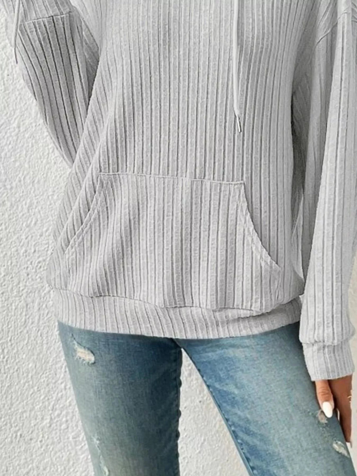 Ribbad långärmad hoodie med dragsko – bild 9