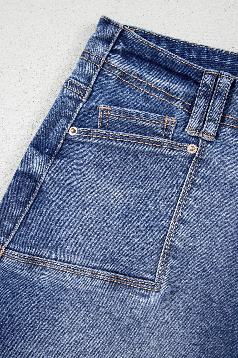 Vida jeans med hög midja och fickor – bild 21