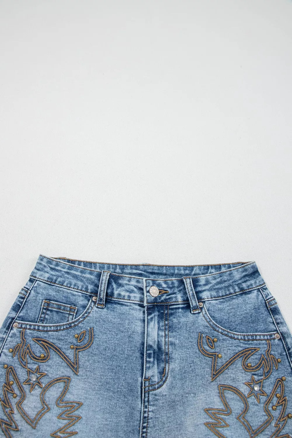Shorts i denim med westerndetaljer – bild 5