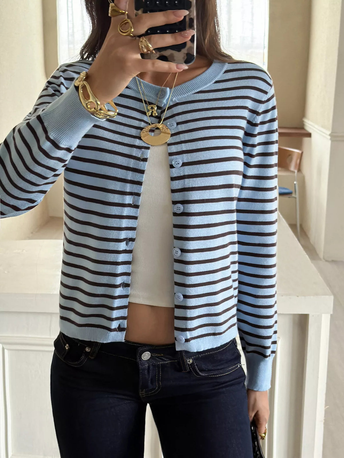 Randig cardigan med rund halsringning – bild 4