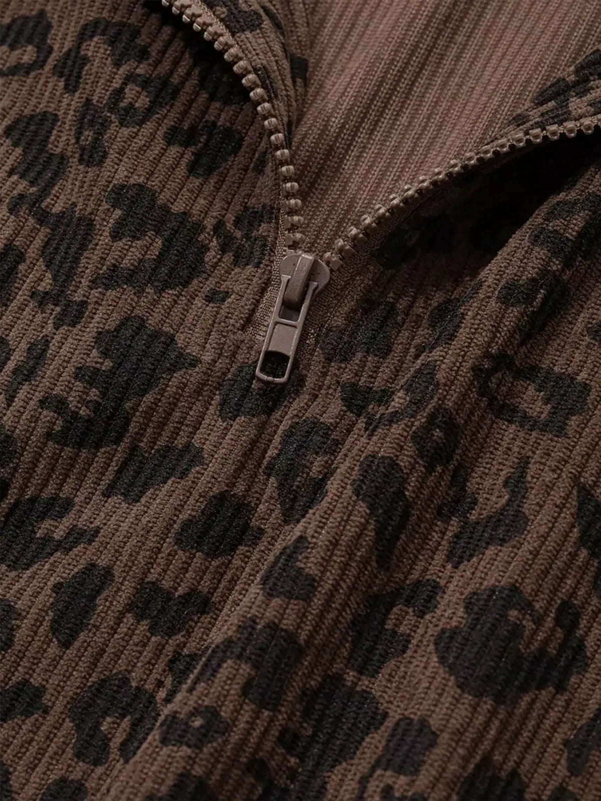 Leopardmönstrad sweatshirt med grå färgställning – bild 8