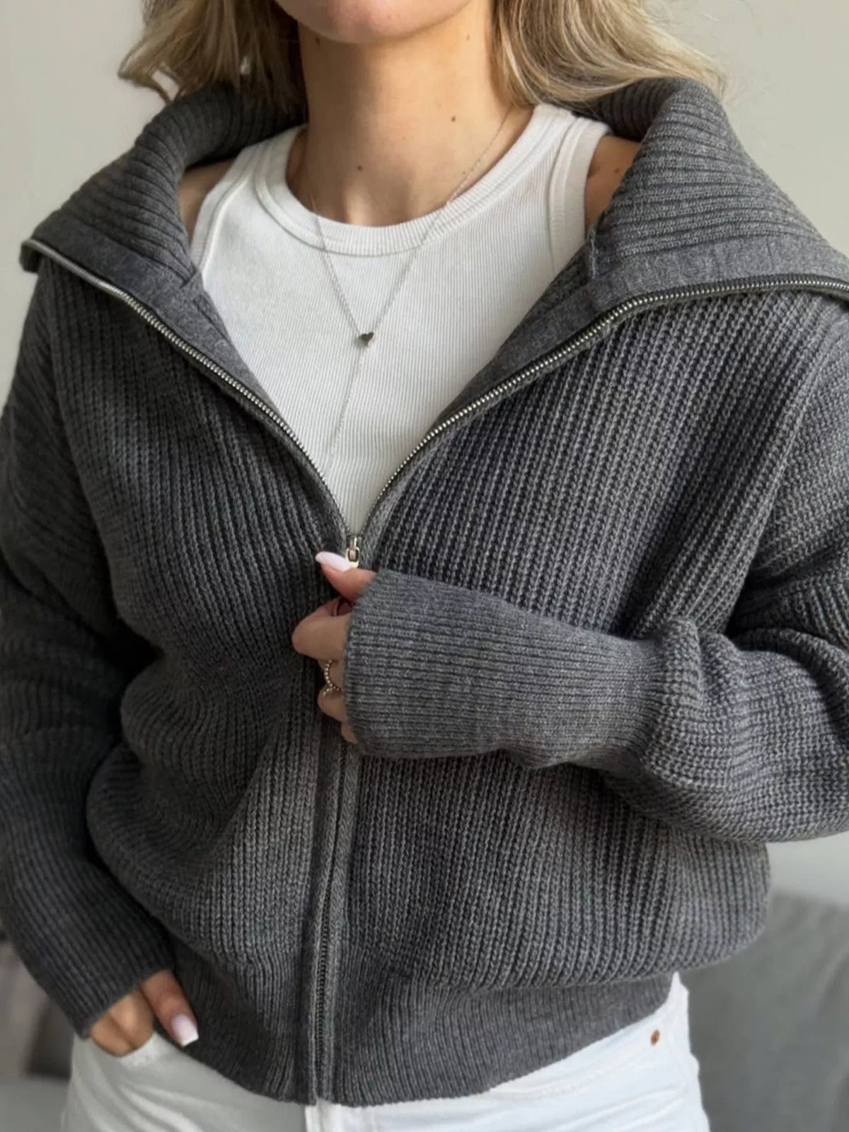 Ribbad cardigan med sänkt axel – bild 5