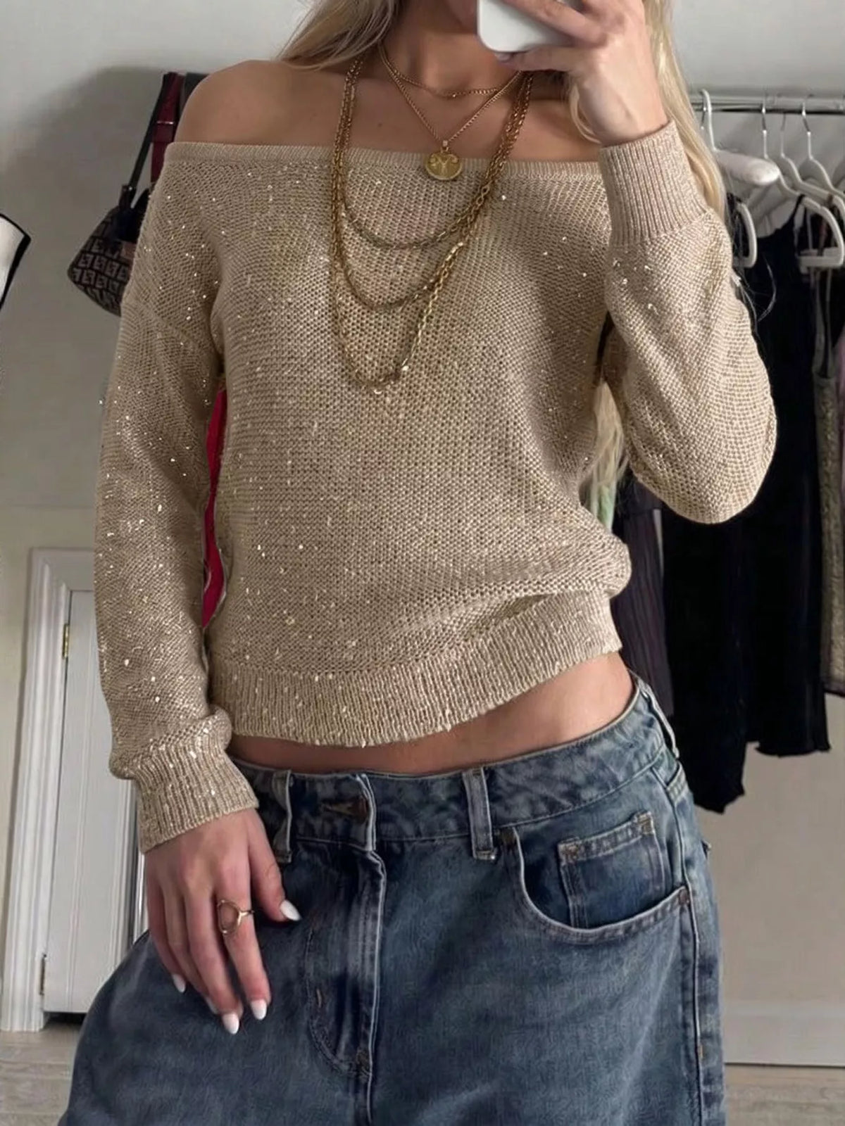 Offshoulder tröja i paljetter – bild 2