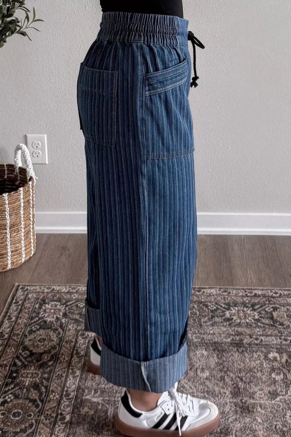 Randiga vida jeans med dragsko – bild 5