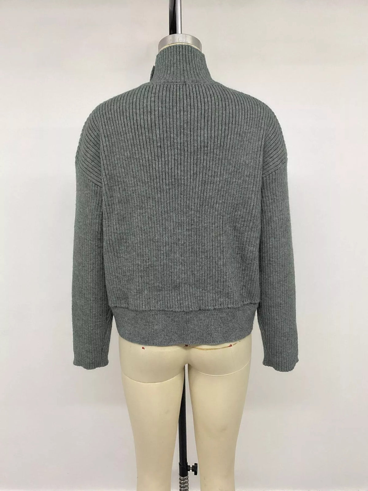 Cardigan med hög krage och knappstängning – bild 14