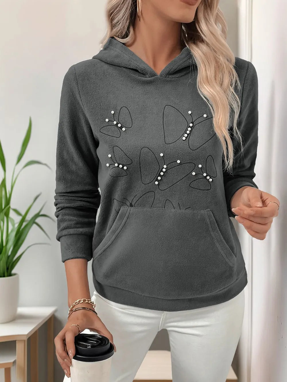 Långärmad hoodie med fjärilsmotiv – bild 3