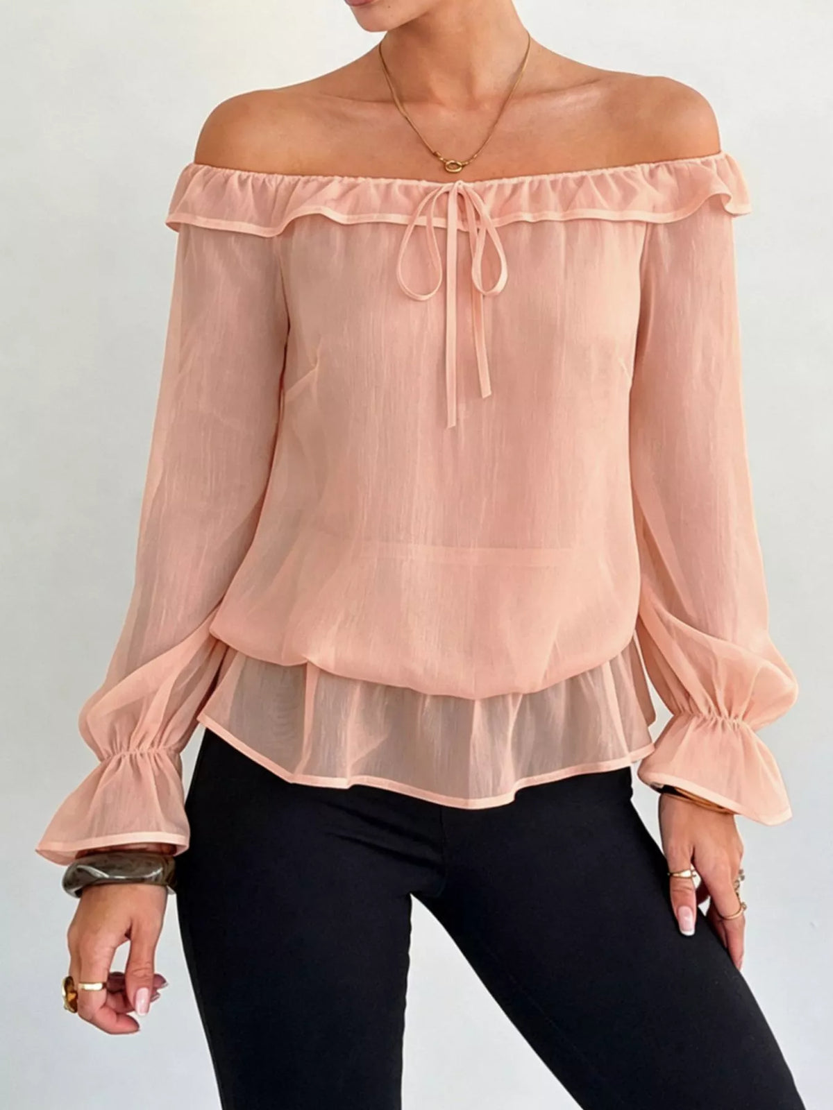 Blus i chiffong med peplum – bild 14