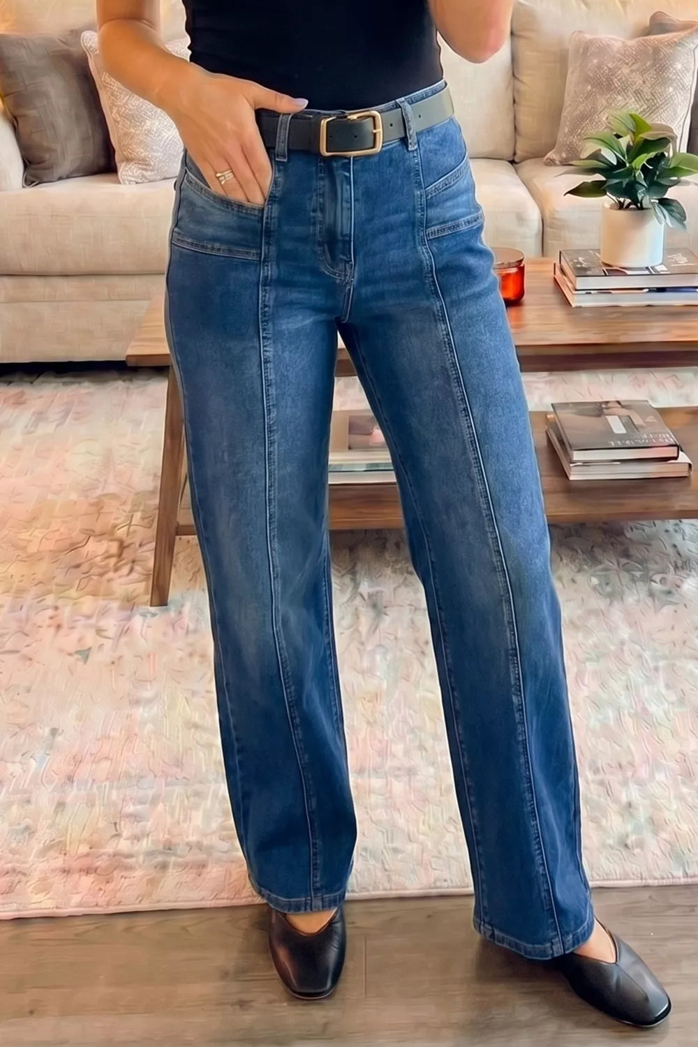 Raka jeans med sömdetalj – bild 3