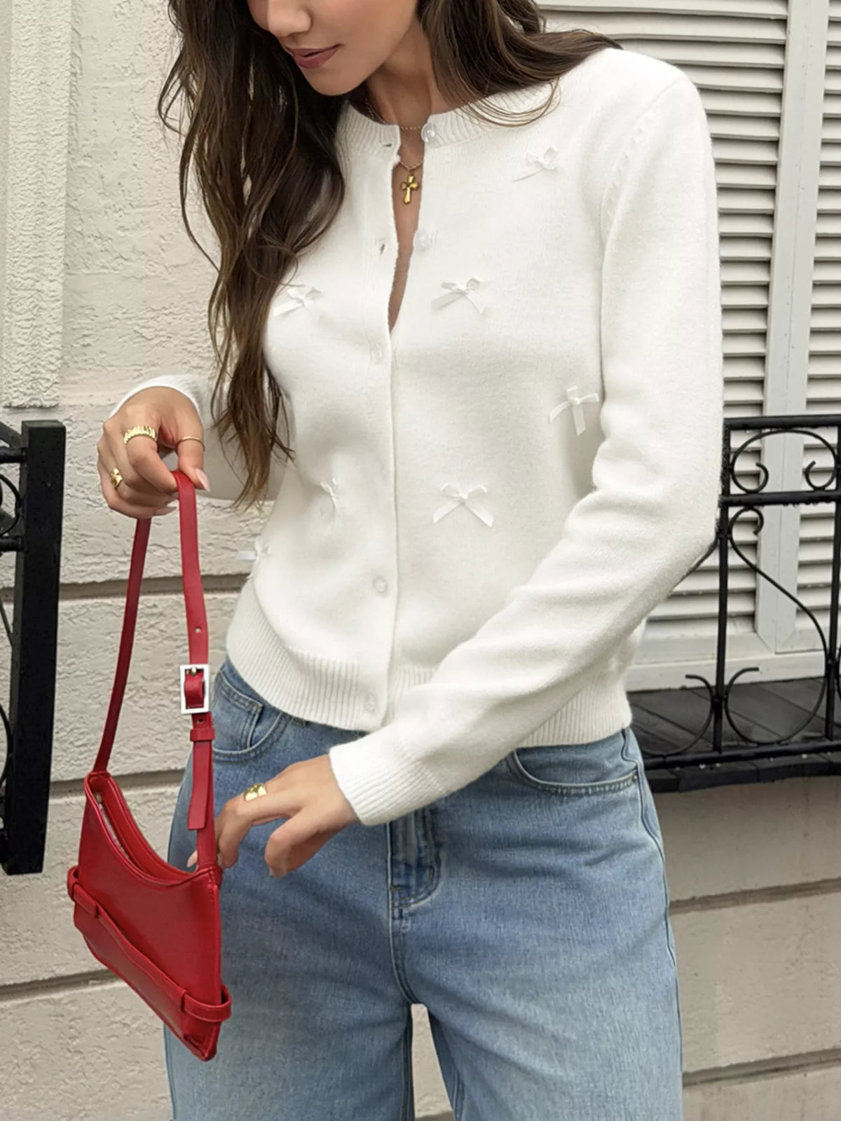 Cardigan med broderade rosetter och knappstängning – bild 3