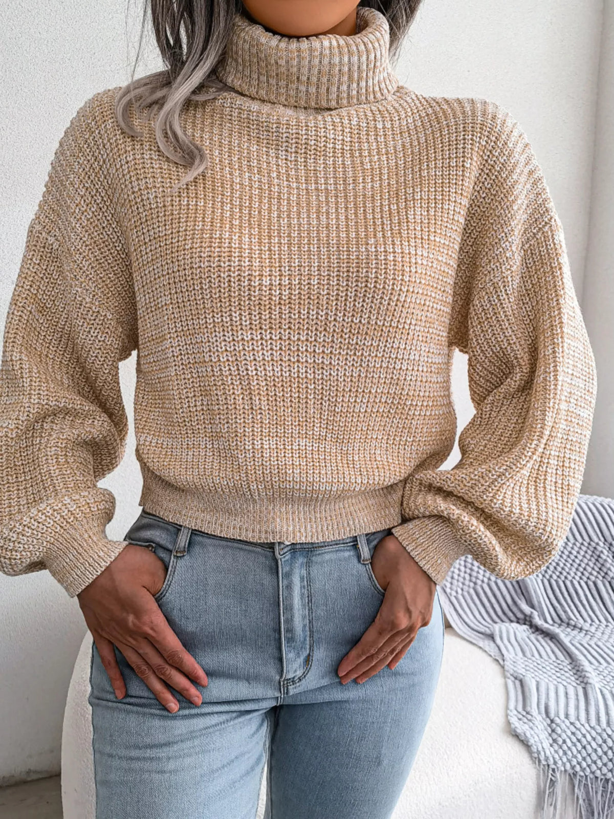 Våffelstickad polotröja med sänkt axel – bild 8