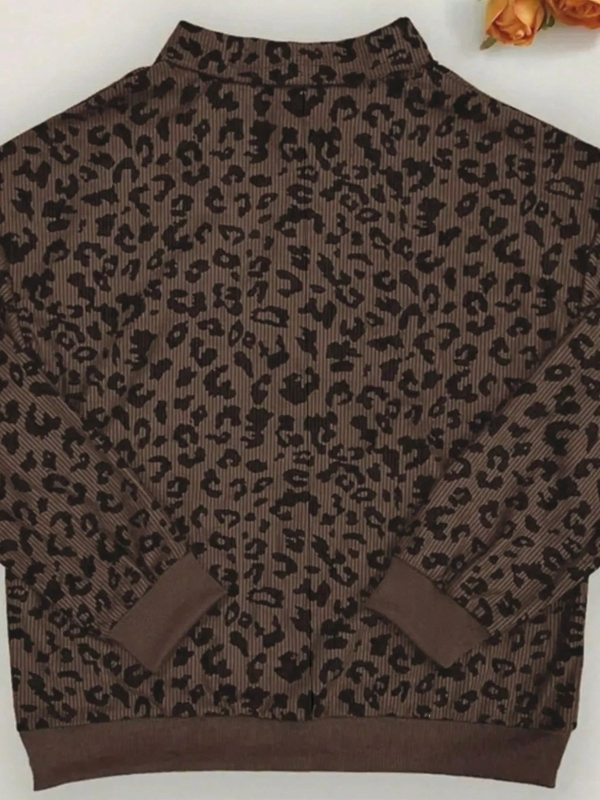 Leopardmönstrad sweatshirt med grå färgställning – bild 9