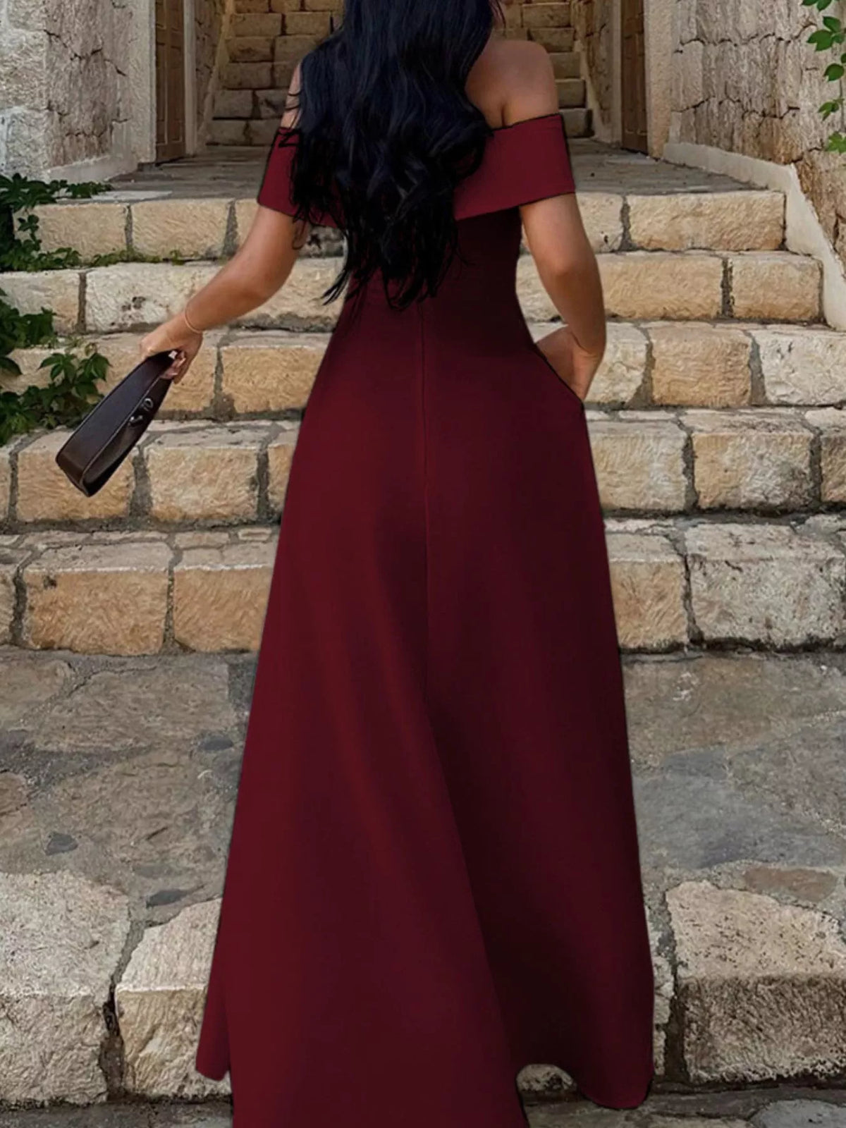 Utställd offshoulder maxiklänning med fickor – bild 10