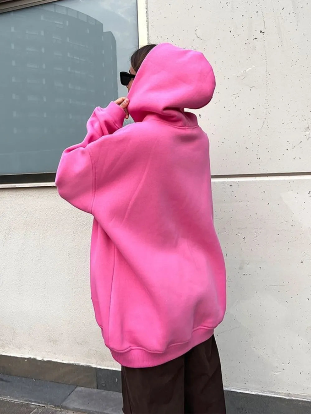 Långärmad hoodie med sänkt axel – bild 7