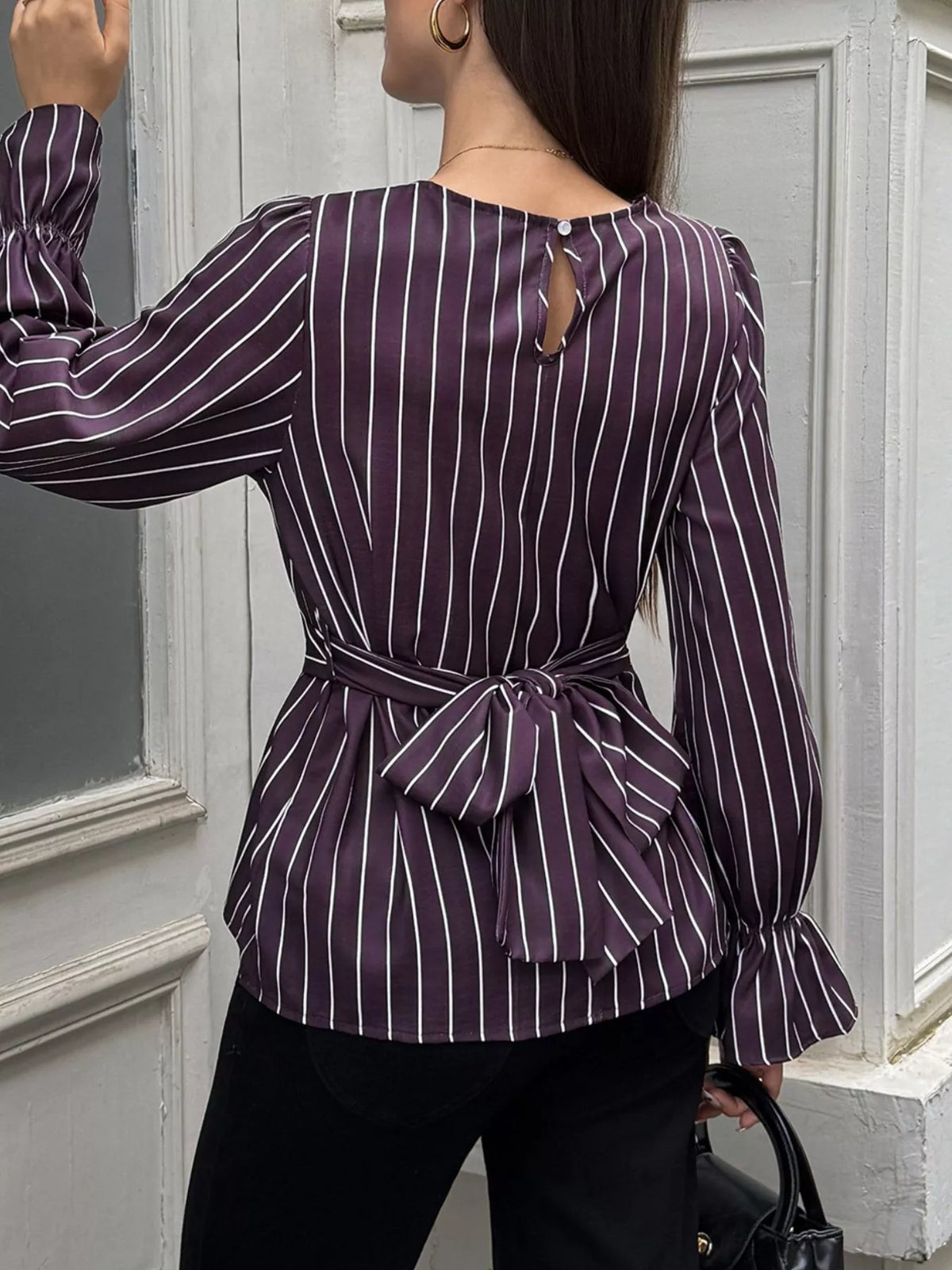 Randig blus med knappstängning – bild 5