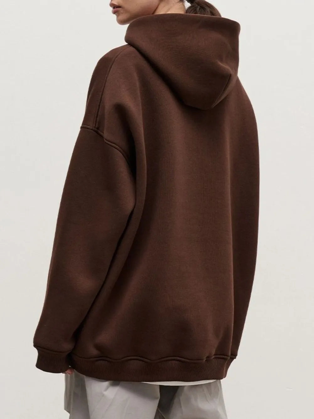 Långärmad hoodie med sänkt axel – bild 15
