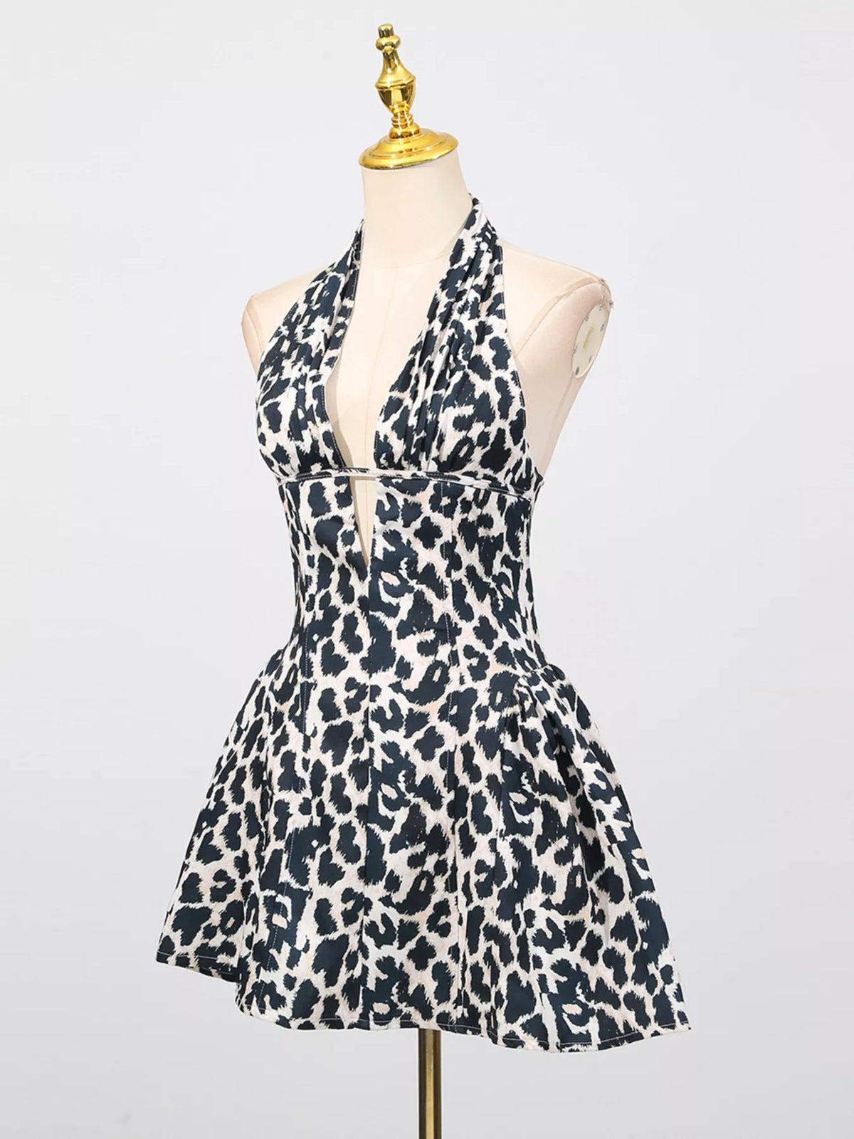 Leopardmönstrad miniklänning med halterneck – bild 4