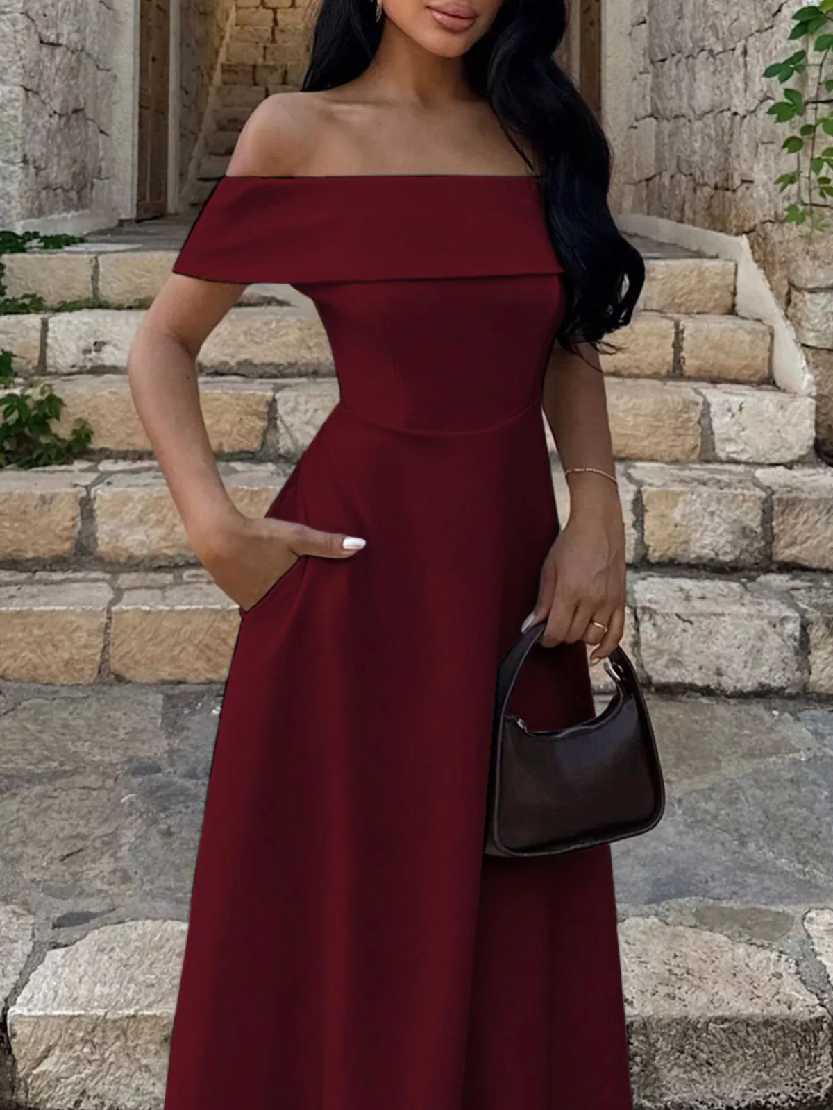 Utställd offshoulder maxiklänning med fickor – bild 8
