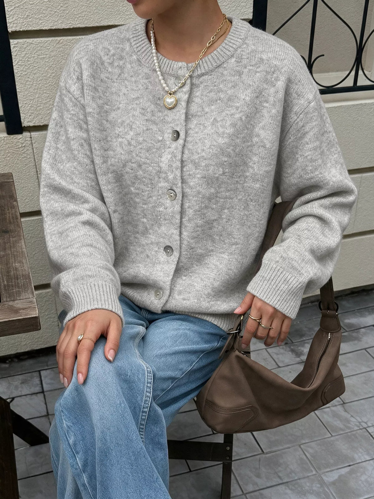 Cardigan med rund halsringning och knappstängning – bild 12