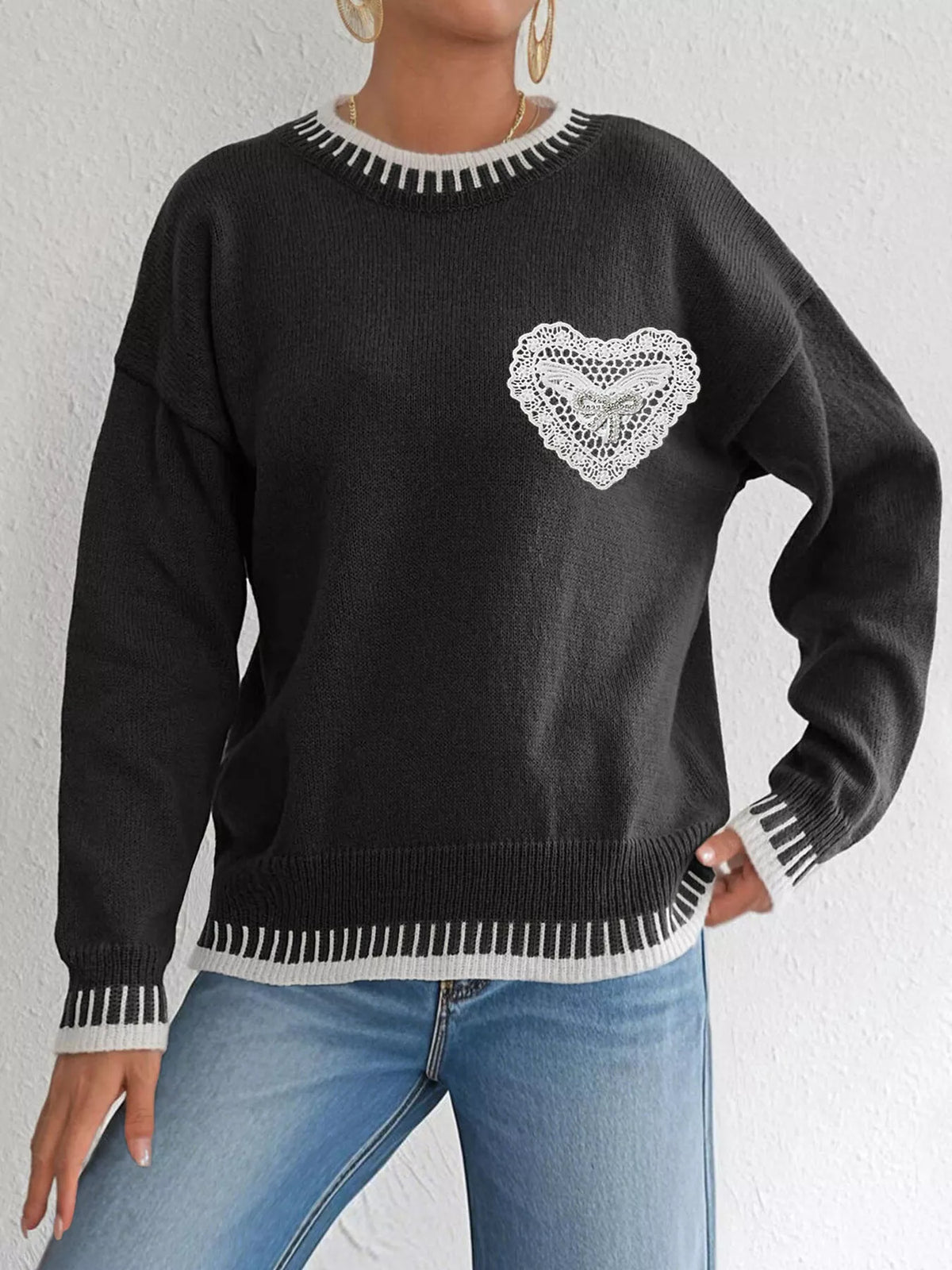 Tröja i spets med hjärtmotiv – bild 2