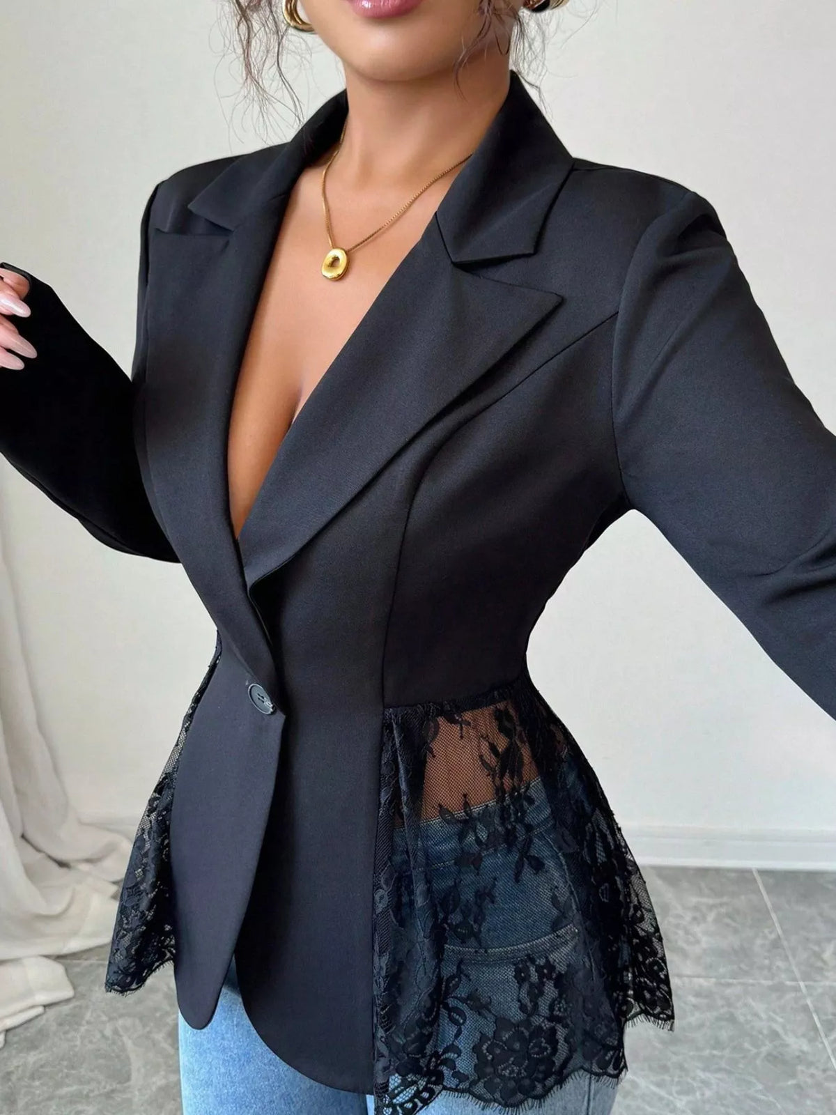 Blazer med en knapp och spetskant – bild 4