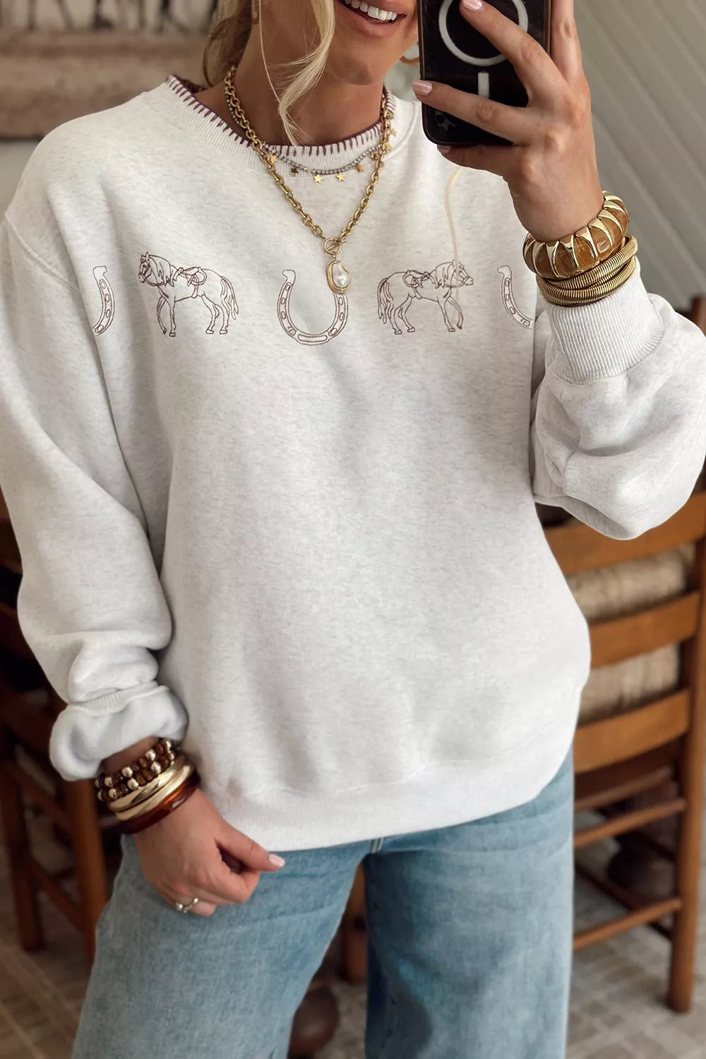 Sweatshirt med rund halsringning och tryck – bild 2