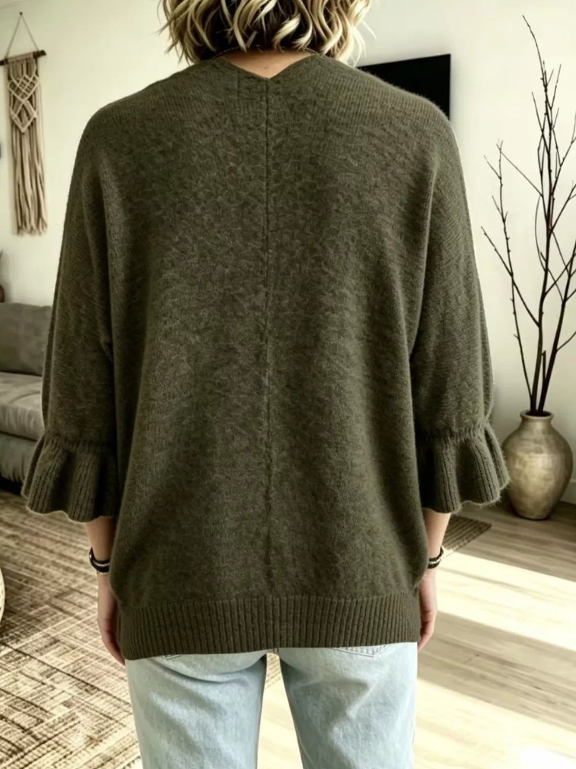 Ribbad cardigan med öppen modell och volang – bild 9