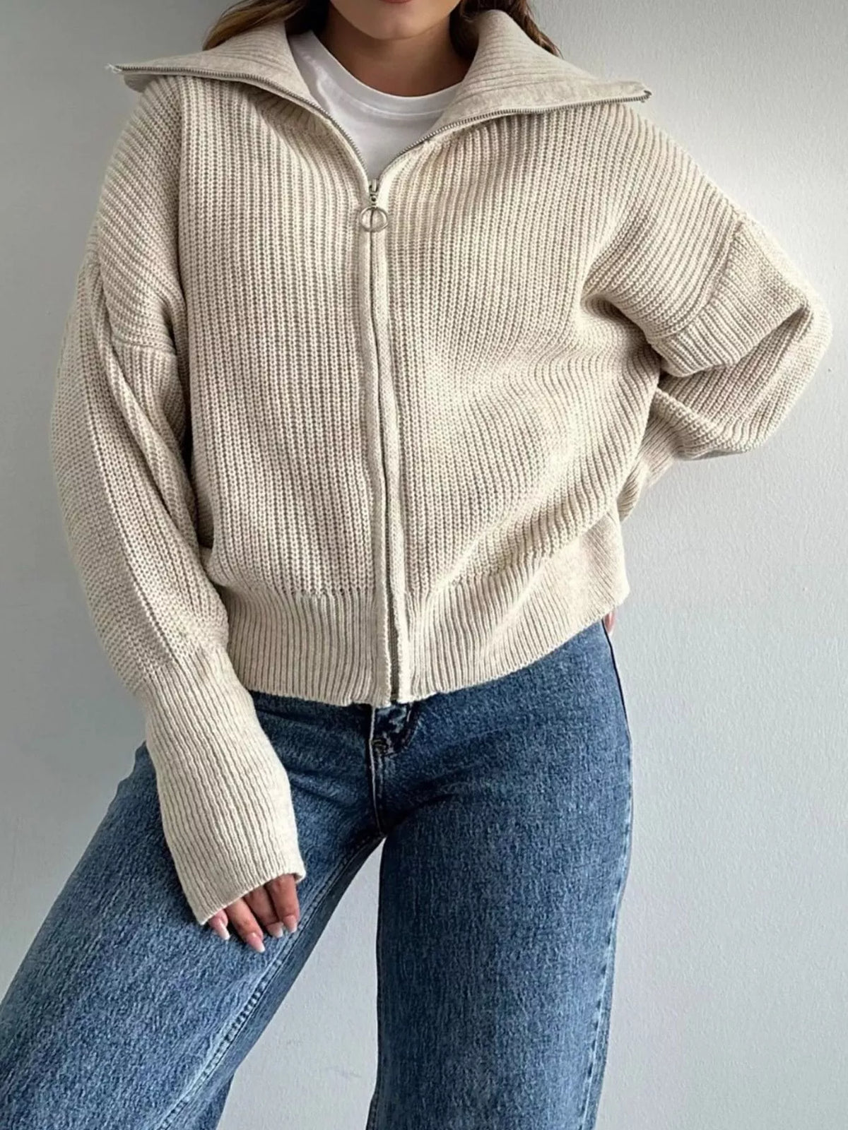 Ribbad cardigan med sänkt axel – bild 19