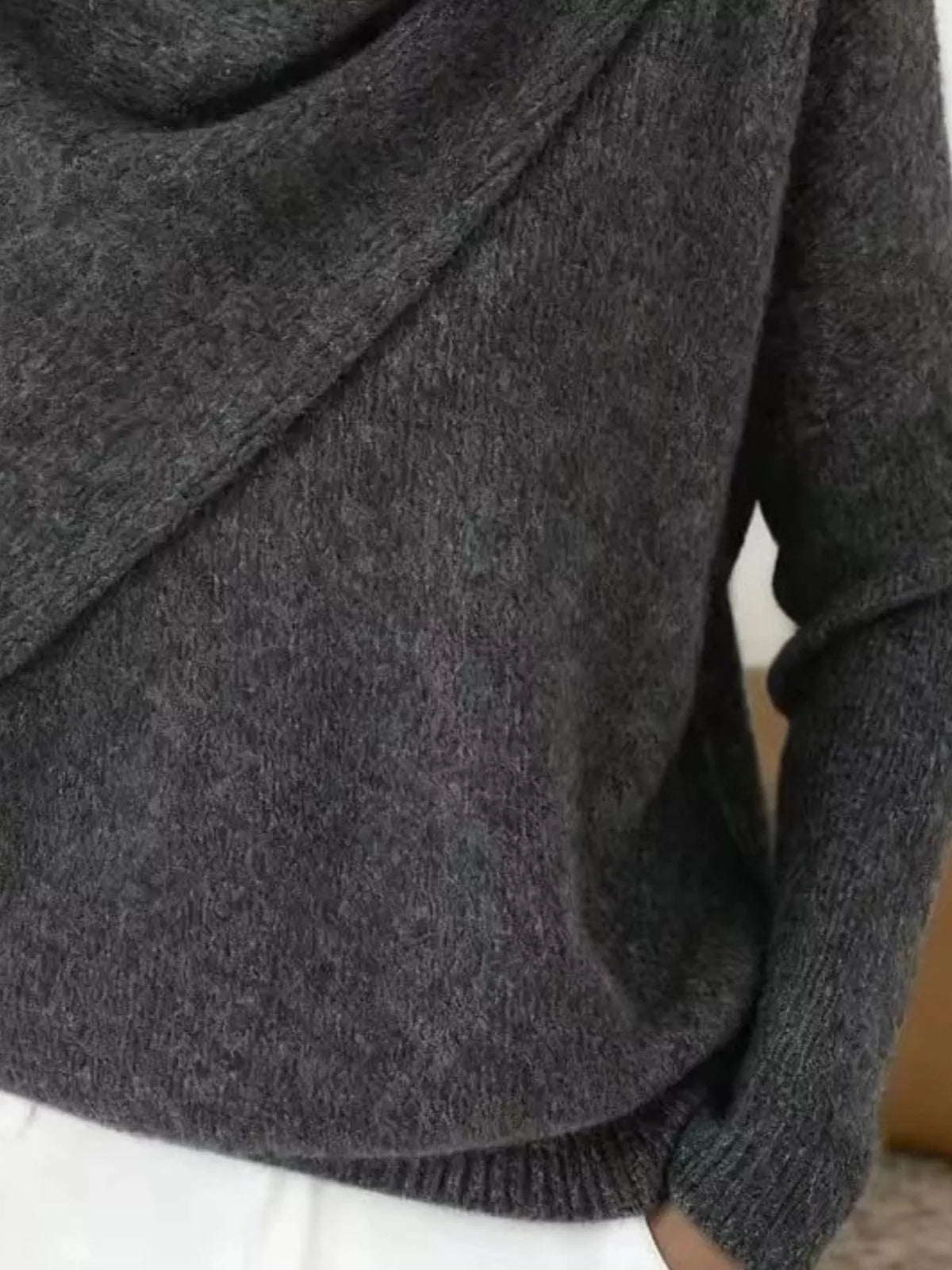 Tröja med draperad halsringning – bild 6