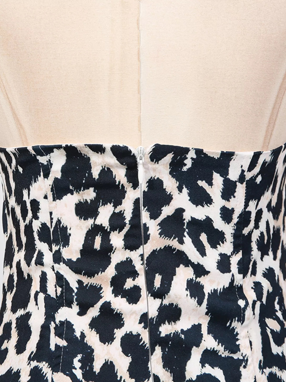 Leopardmönstrad miniklänning med halterneck – bild 12