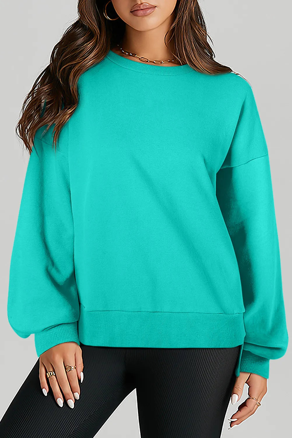 Långärmad sweatshirt med rund halsringning och asymmetrisk nederkant – bild 21