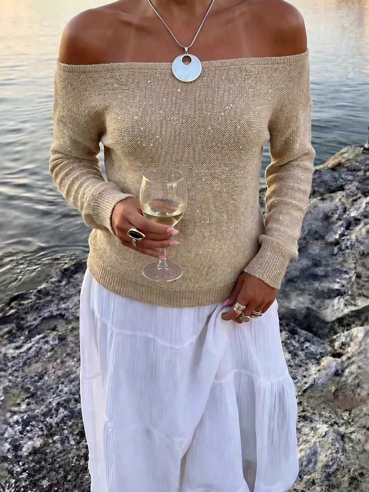 Offshoulder tröja i paljetter – bild 5